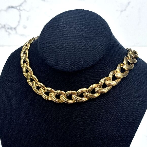 Vintage Gold Tone Chain Link Necklace Chunky 80s 90s Collar Choker 17.5" - Picture 1 of 8